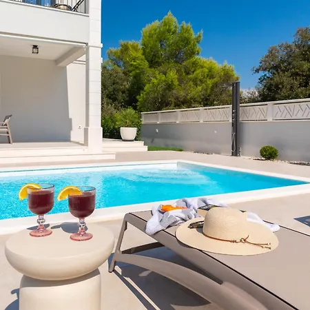 Βίλα Promona Petrcane