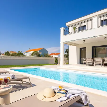 Βίλα Promona Petrcane